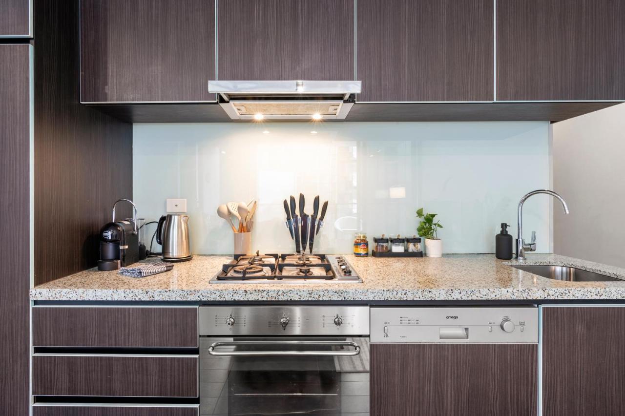 Rooftop Pool 2Br Apt At Marvel Stadium With Free Parking — Photos 3